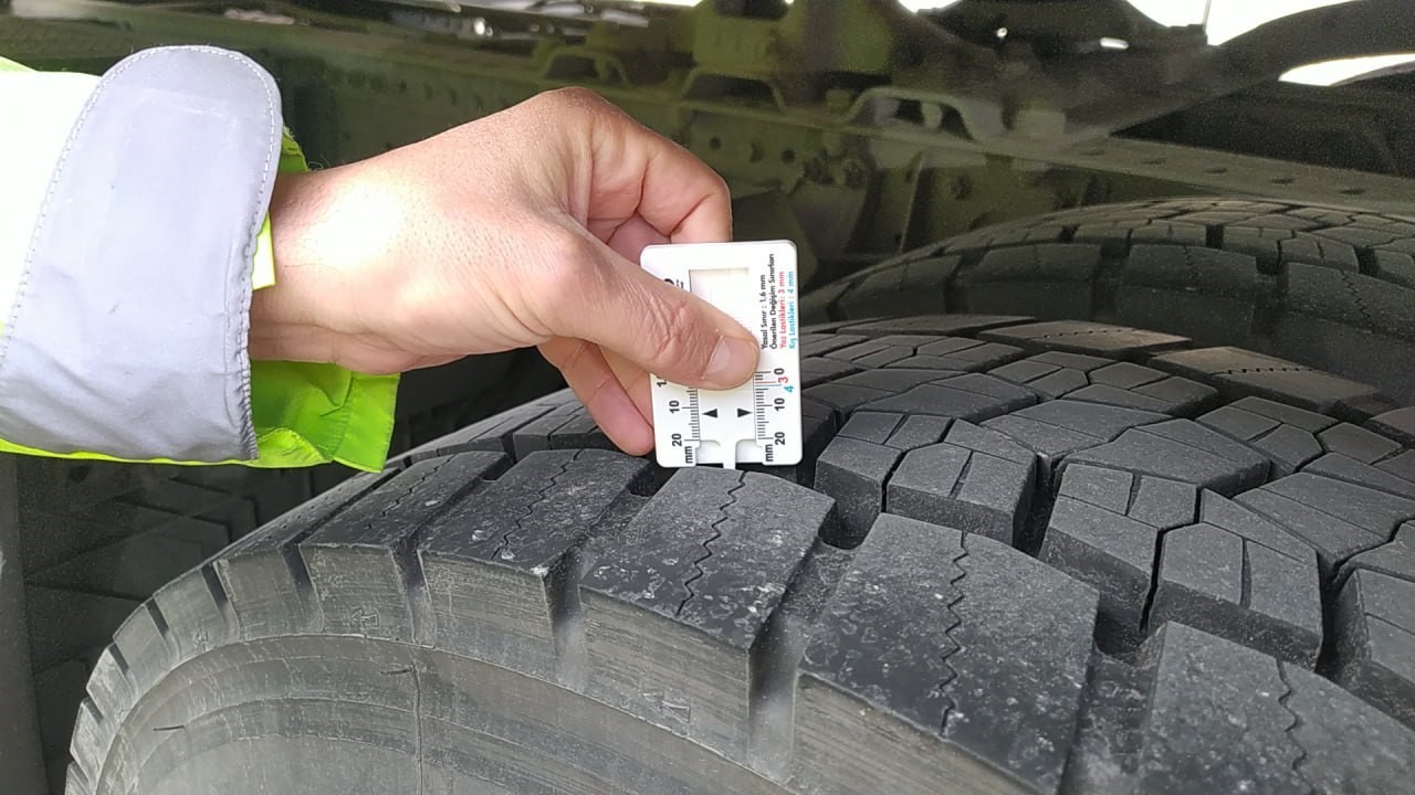 Kış lastiği tek başına yetmiyor: Sürücülere hayati uyarılar
Kış lastiği tek başına yetmiyor: Sürücülere hayati uyarılar