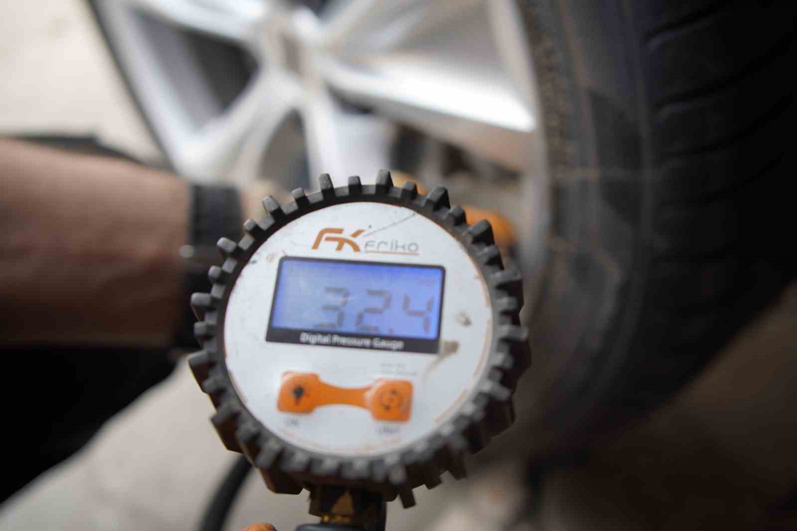 Kış lastiği zorunluluğu bitti, değişim mesaisi başladı: "Sıcaklar artmadan yaz lastiklerine geçiş yapılmalı"
