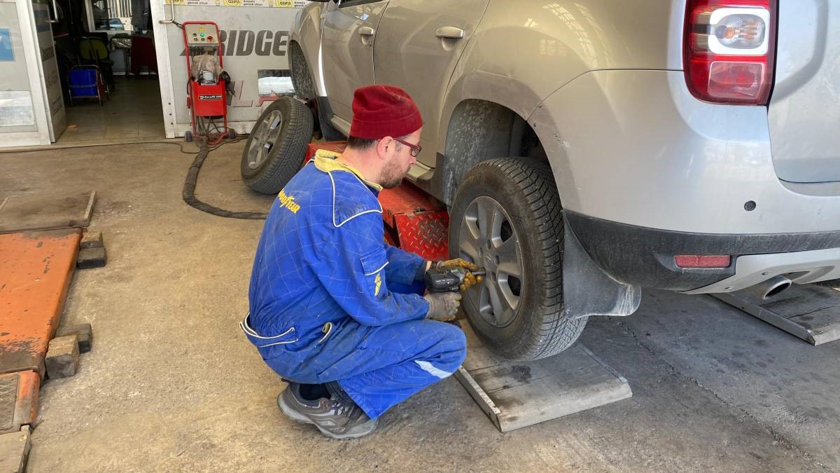Kış lastiği zorunluluğu sona erdi, sürücüler yaz lastiğine yöneldi
