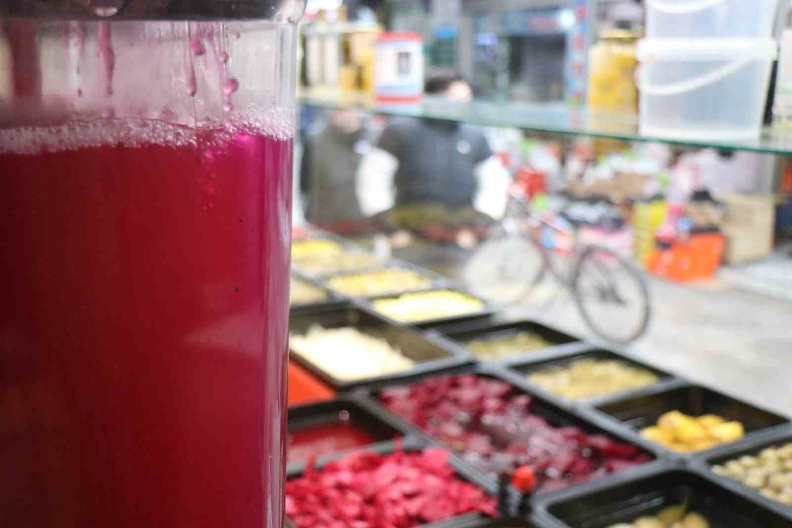 Kış sofralarının renkli lezzeti turşu vatandaştan yoğun ilgi görüyor
