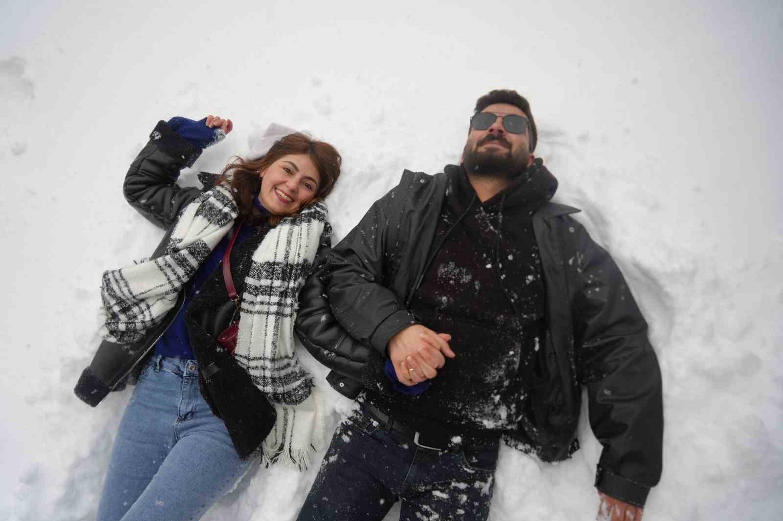 Kış turizminin gözdesi Kartepe’de kar sevinci
