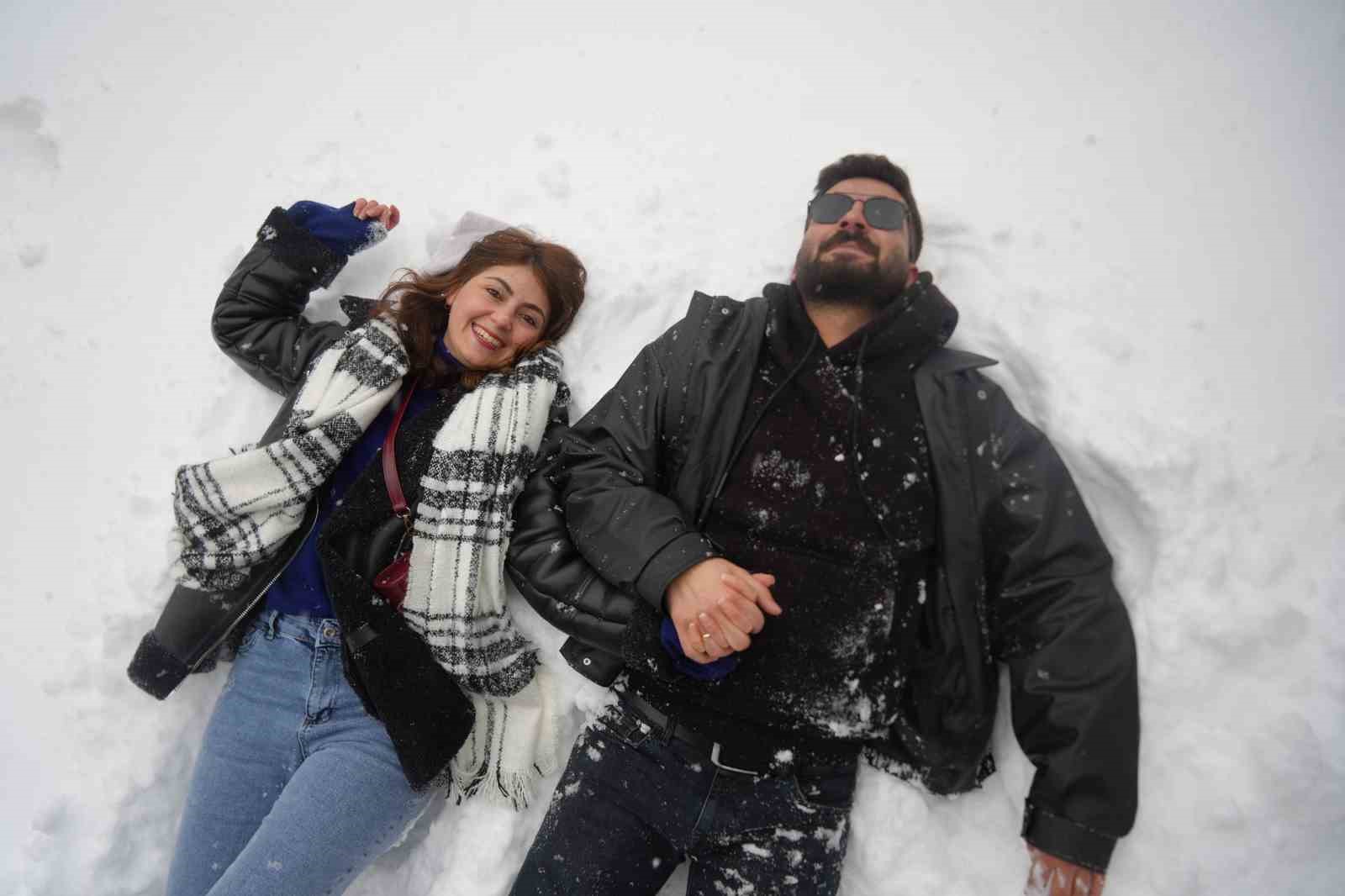 Kış turizminin gözdesi Kartepe’de kar sevinci
