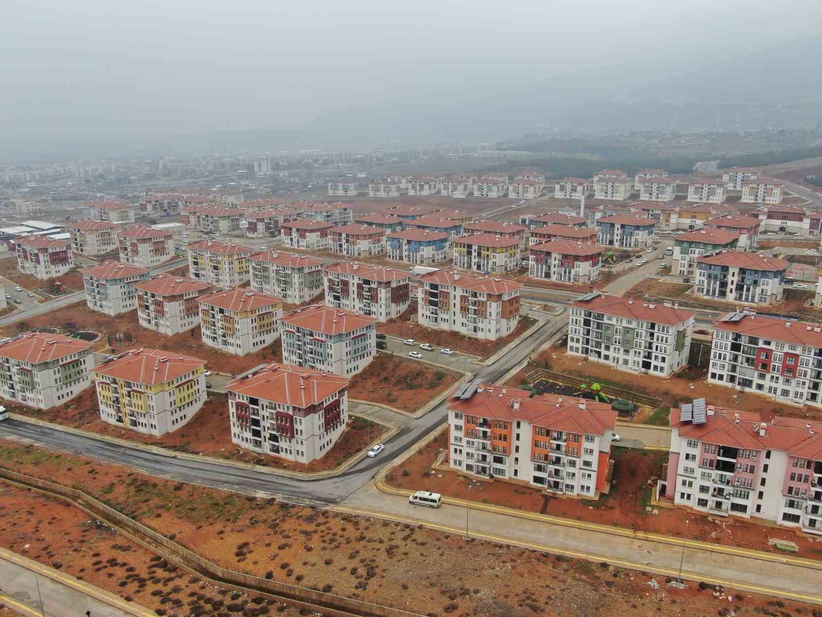 Kısa sürede evleri teslim edilen Nurdağılı depremzedelerden devlete teşekkür
