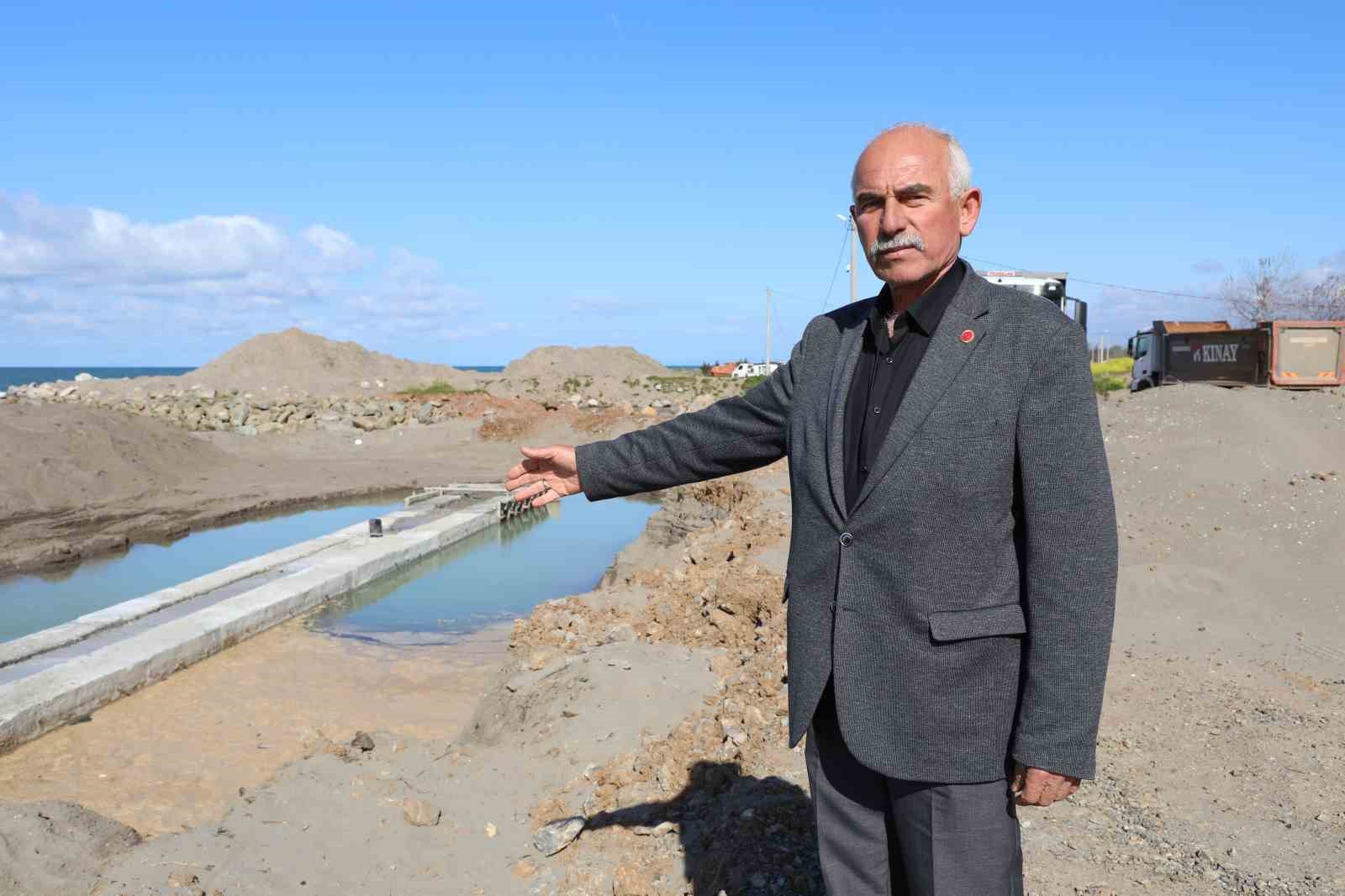 Kıyı erozyonunun tahrip ettiği Karasu sahilinde önlemler alınıyor

