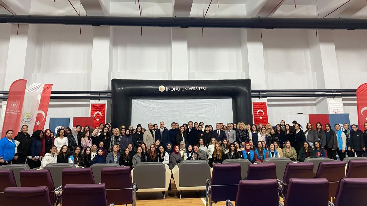 Kız öğrenci kamp programının açılışı gerçekleştirildi
Kız öğrenci kamp programının açılışı gerçekleştirildi