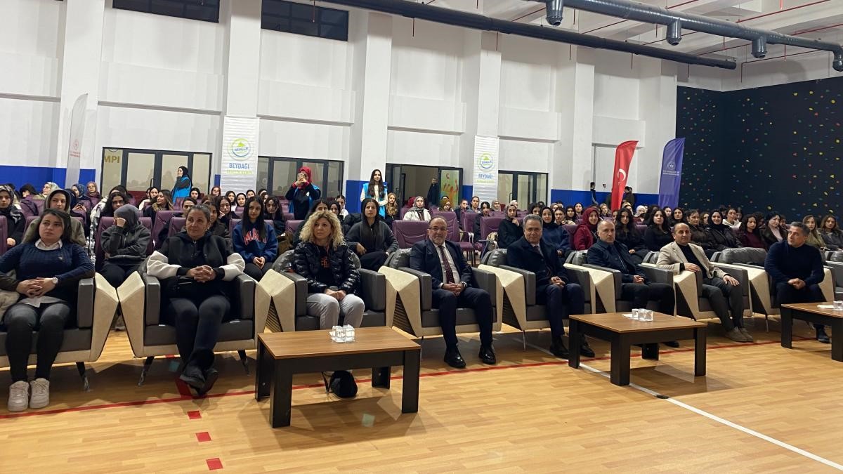 Kız öğrenci kamp programının açılışı gerçekleştirildi
Kız öğrenci kamp programının açılışı gerçekleştirildi