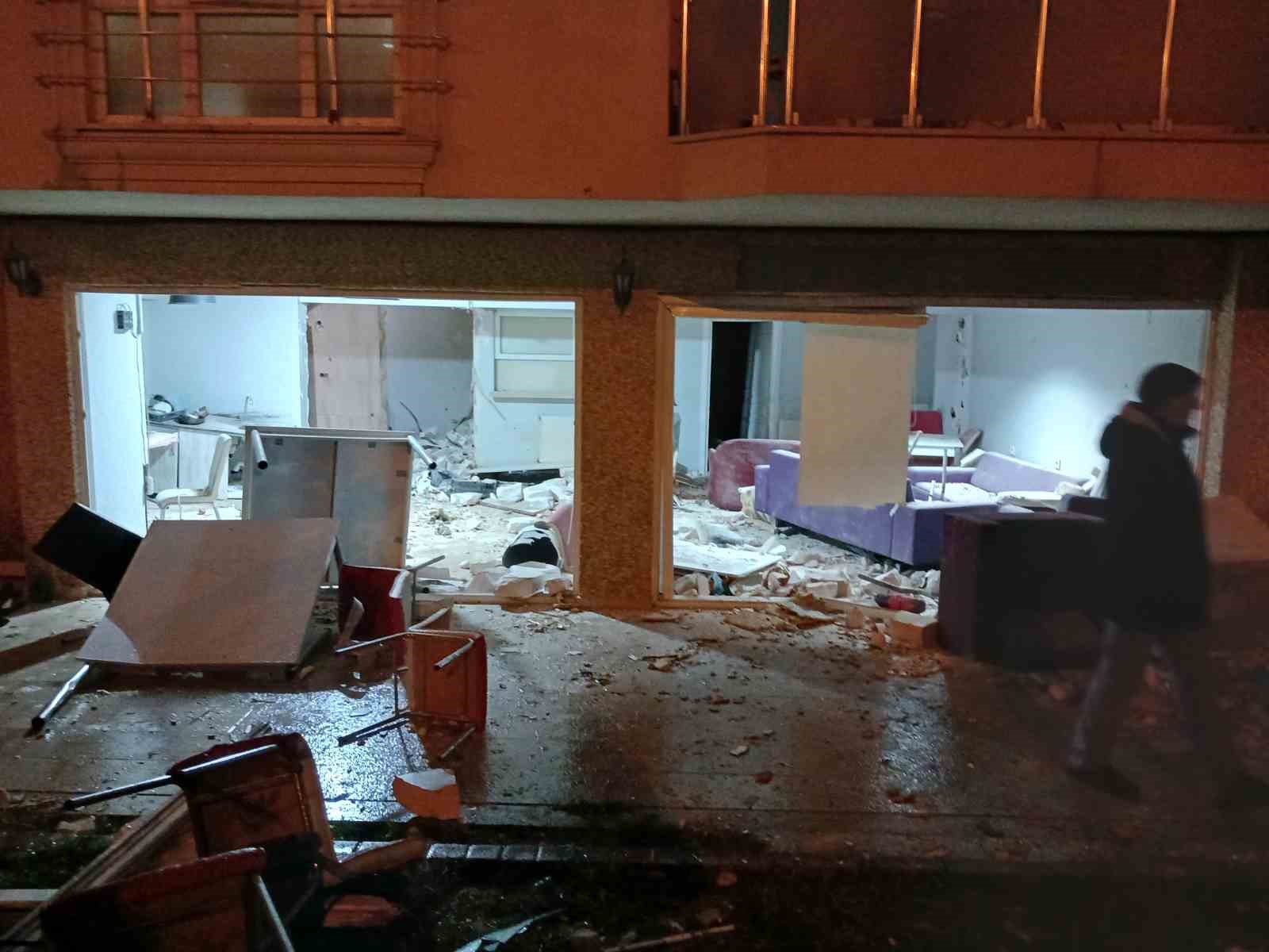 Kız yurdunda korkutan patlama: Öğrenciler otele yerleştirildi
