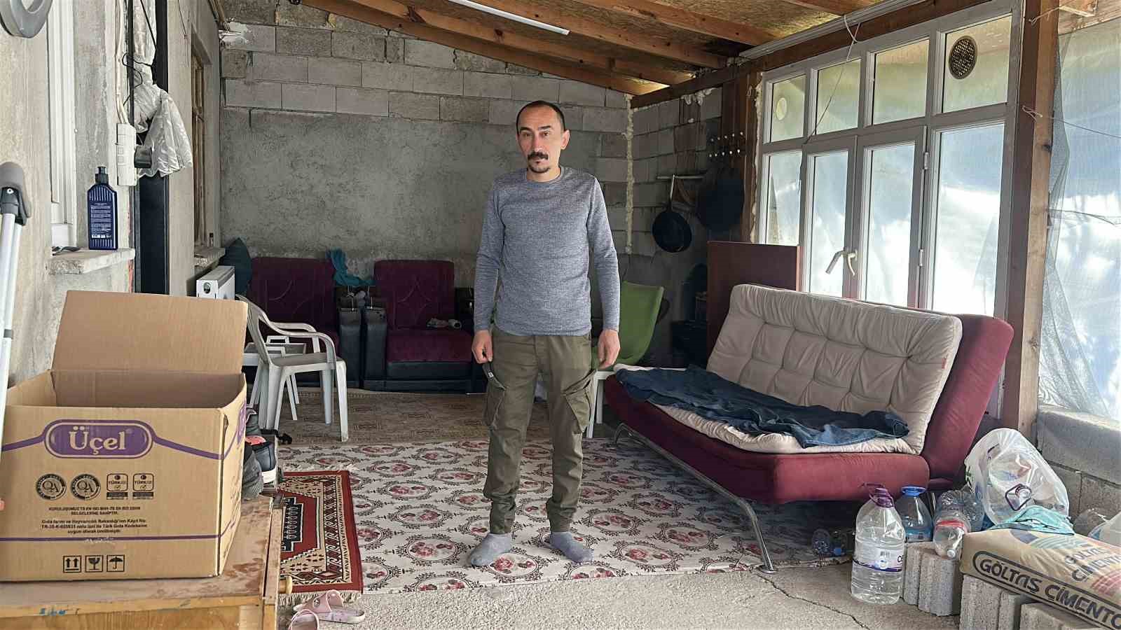 Kızı için yeniden ayağa kalktı, protez bacağına kavuştu
