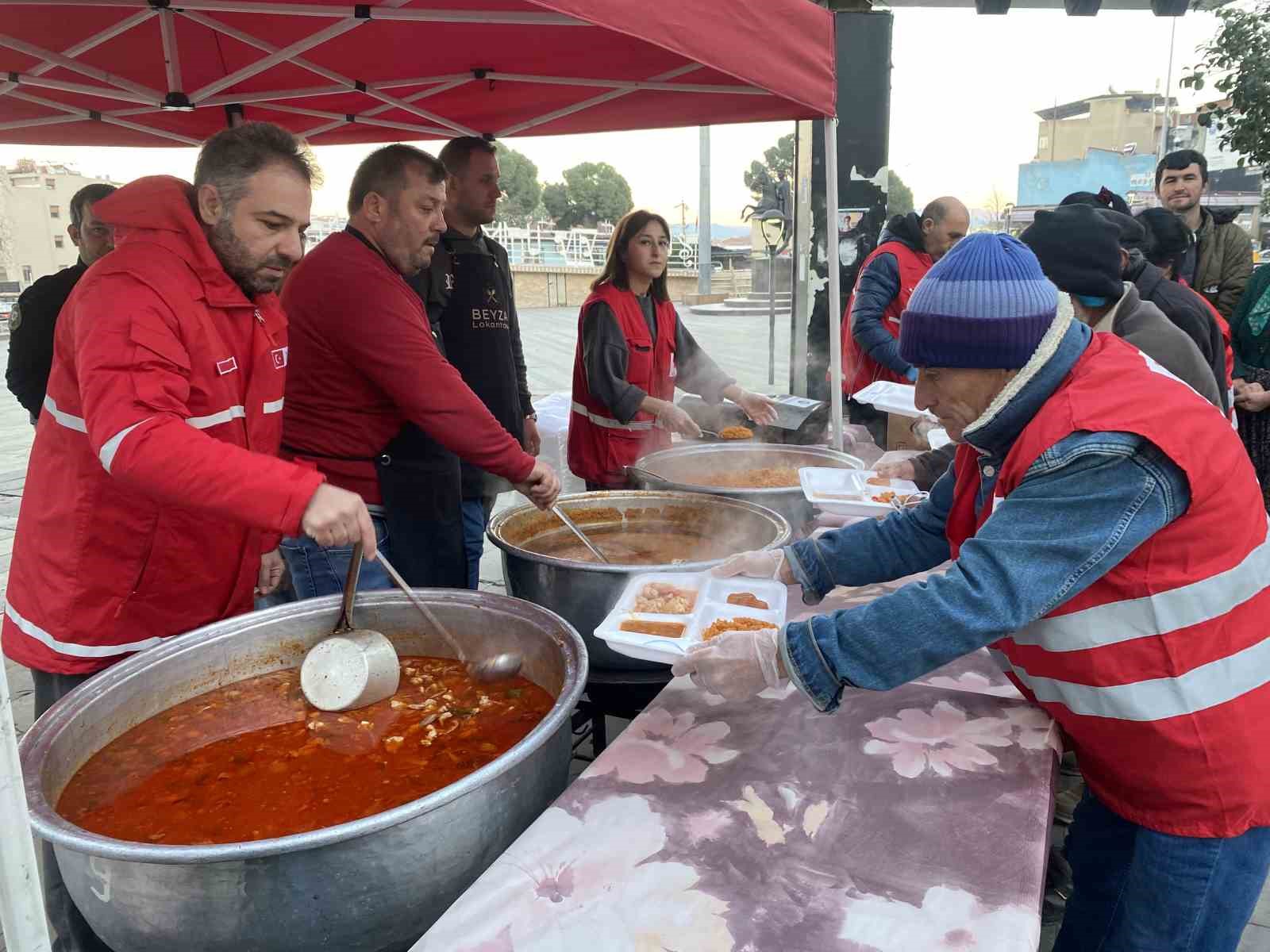 Kızılay Alaşehir’de 12 bin kişiye Ramazan sofrası kuracak
