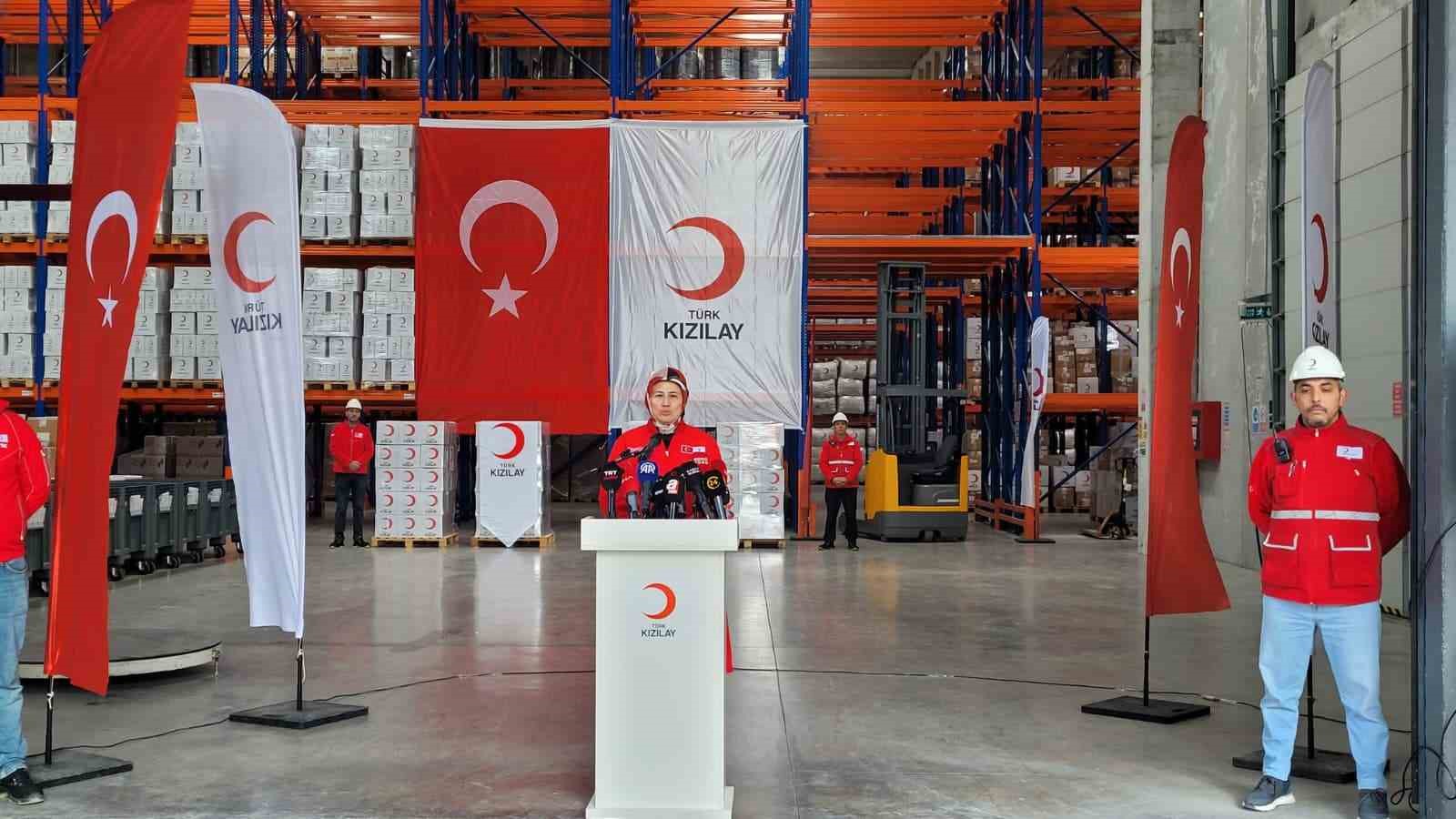 Kızılay’dan İran’a 48 tonluk insani yardım
Kızılay’dan İran’a 48 tonluk insani yardım