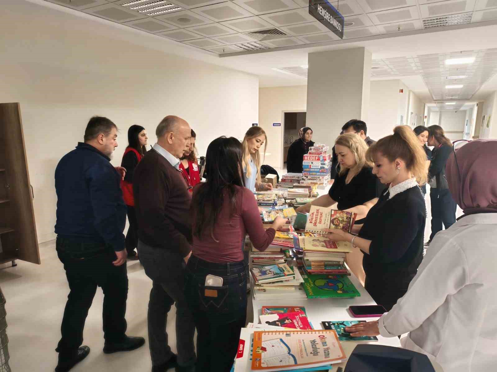 Kızılay’dan minik yüreklere moral desteği
