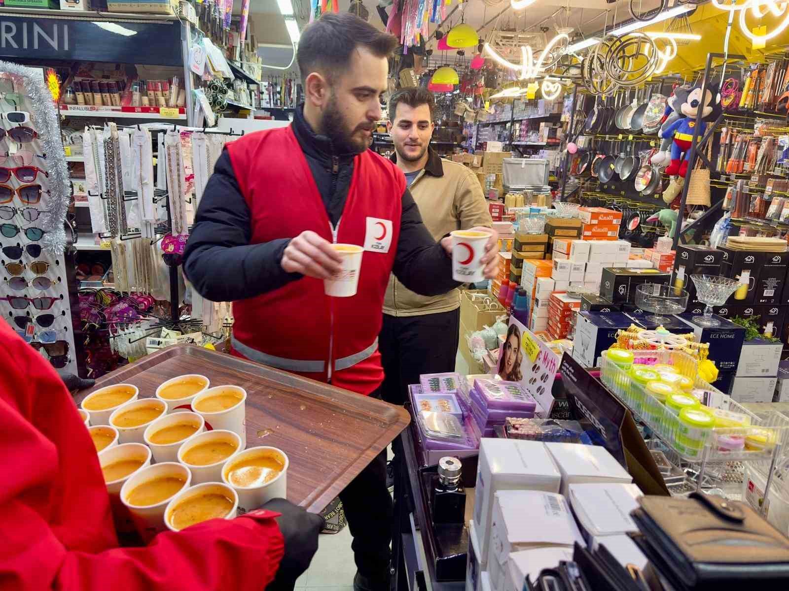 Kızılay’dan Miraç Kandili’nde 2 bin 500 kişiye ikram
