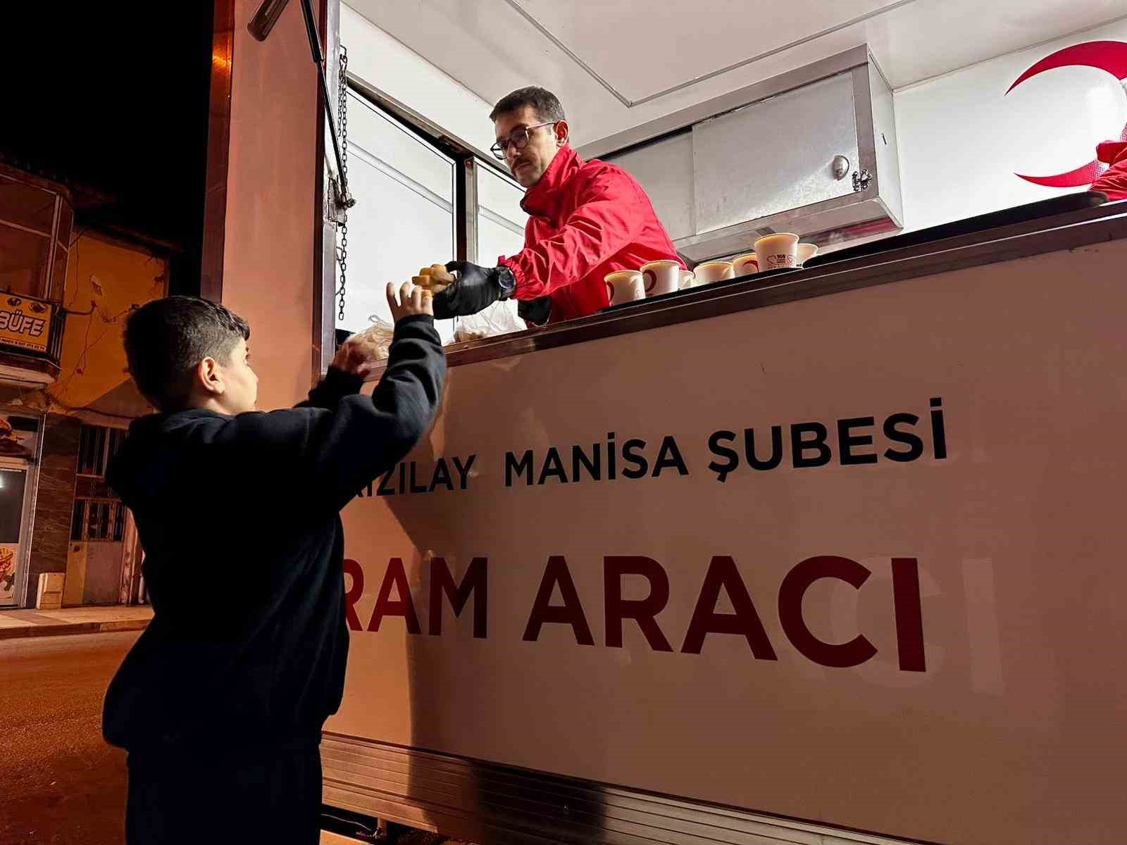 Kızılay’dan Miraç Kandili’nde 2 bin 500 kişiye ikram
