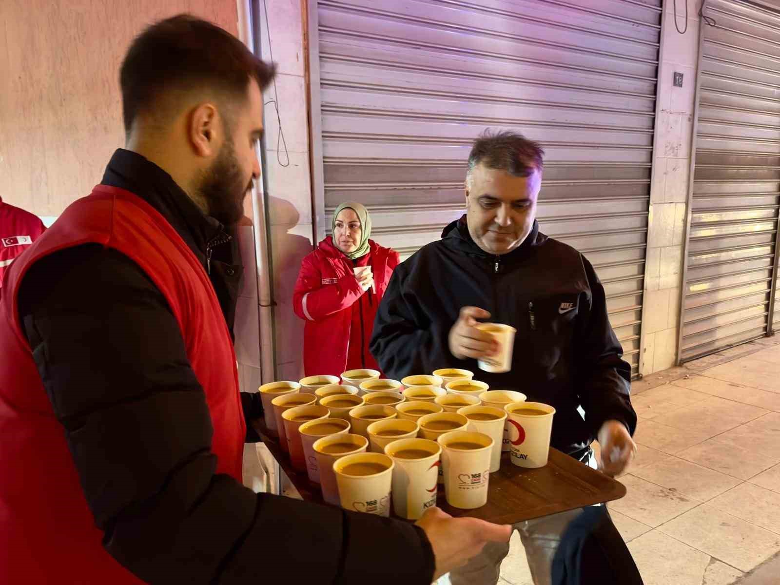 Kızılay’dan Miraç Kandili’nde 2 bin 500 kişiye ikram
