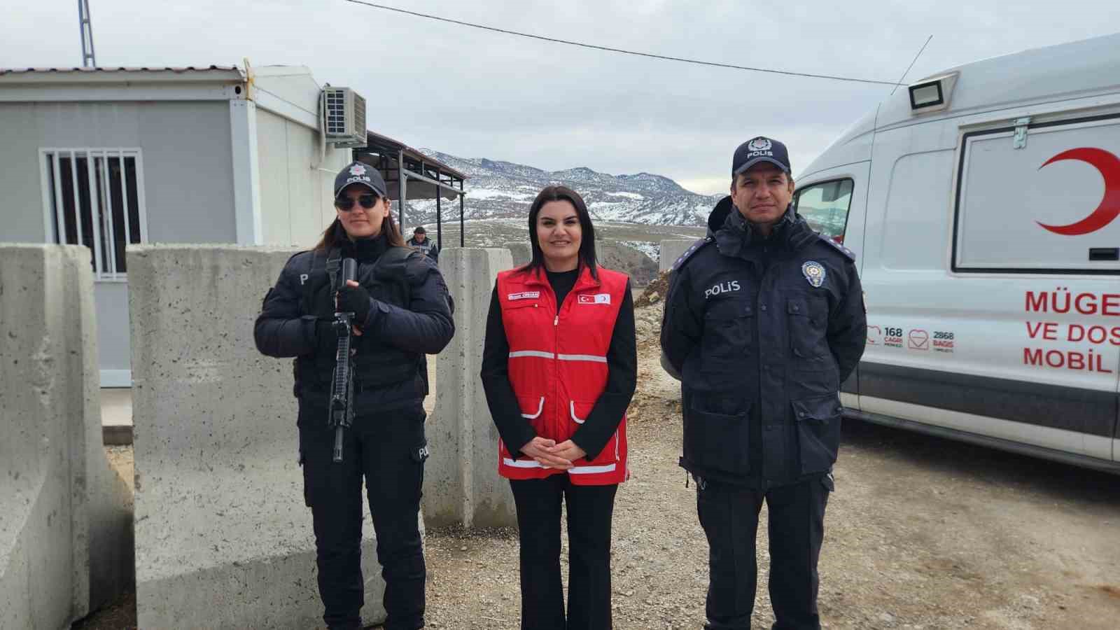 Kızılay’dan trafik noktalarında anlamlı destek
