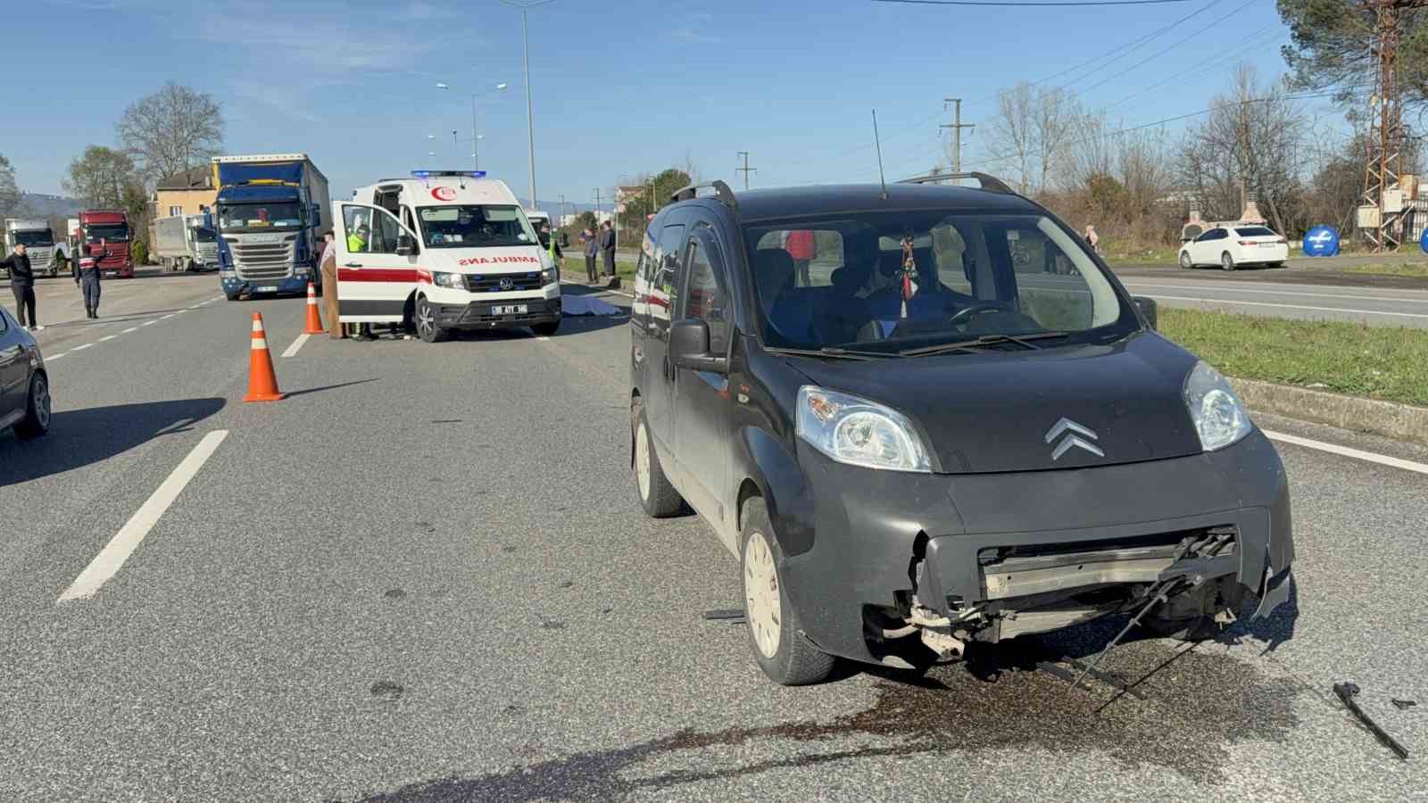 Kızına kahvaltıya giderken feci son: Kaza anı güvenlik kamerasında
