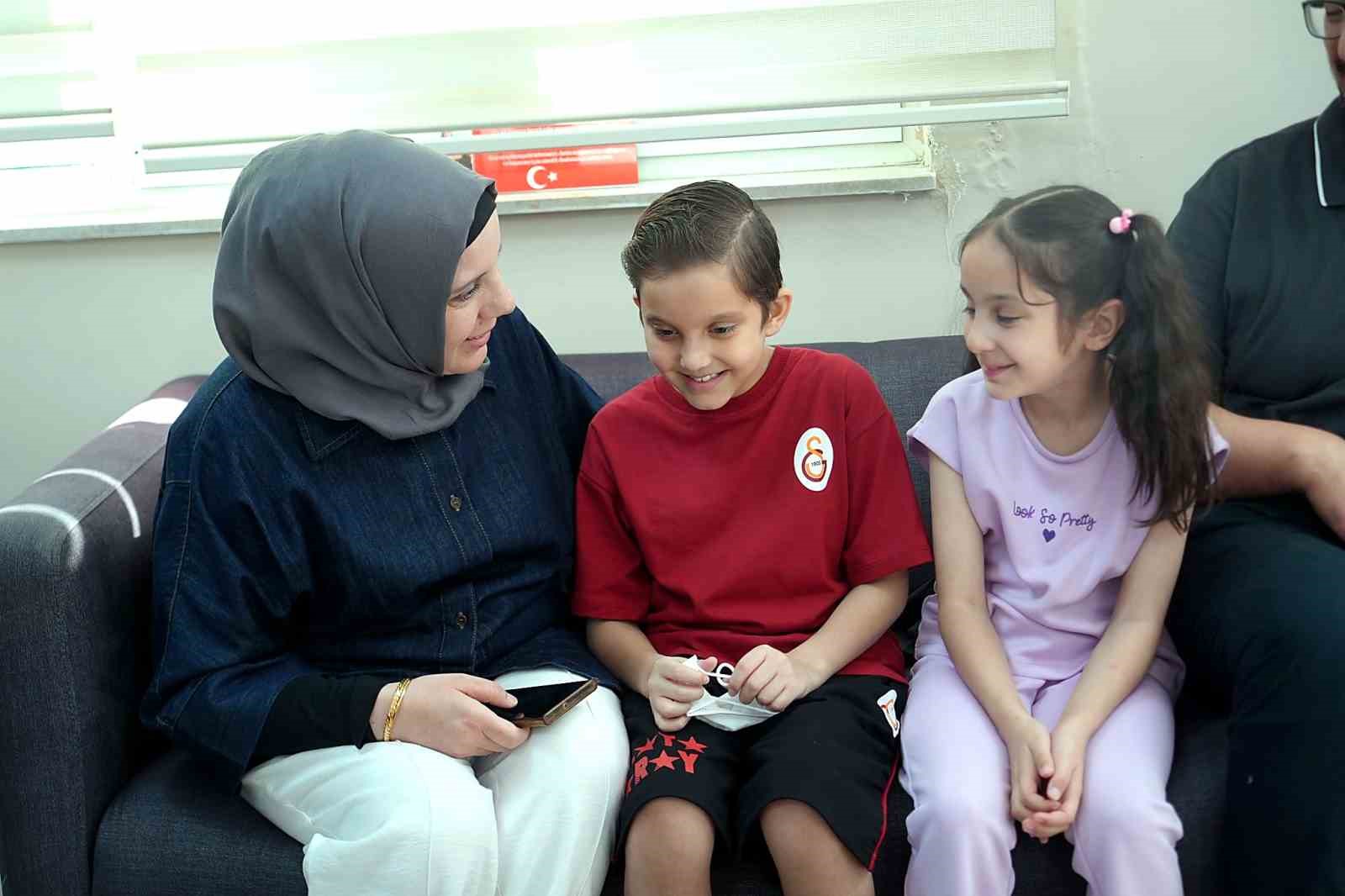 Kızını karaciğer nakli beklerken kaybetti, oğlu organ bağışıyla hayata tutundu
