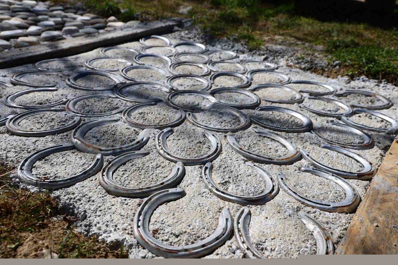 Kızının atlı terapideki dönüşümü Türkiye’de ilke imza attırdı
