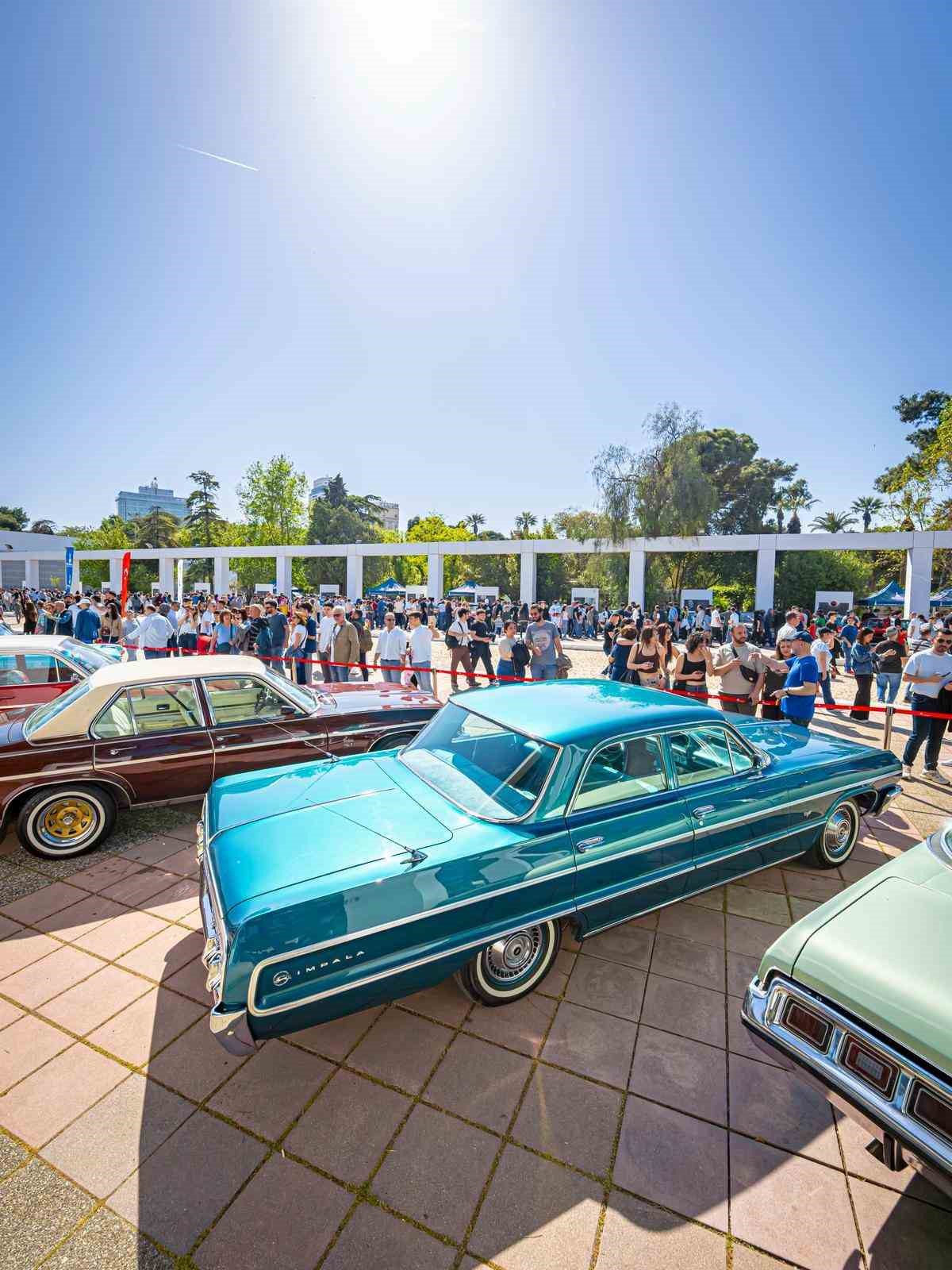 Klasik Otomobil Sergisi ziyaretçilerini zaman yolculuğuna çıkardı
