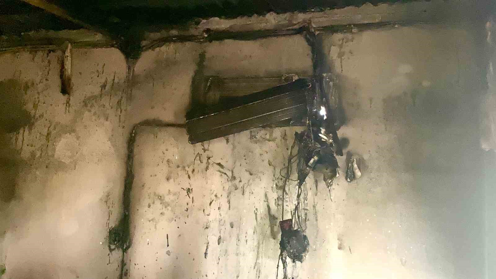 Klimadan çıkan yangın ekiplerin müdahalesiyle söndürüldü
