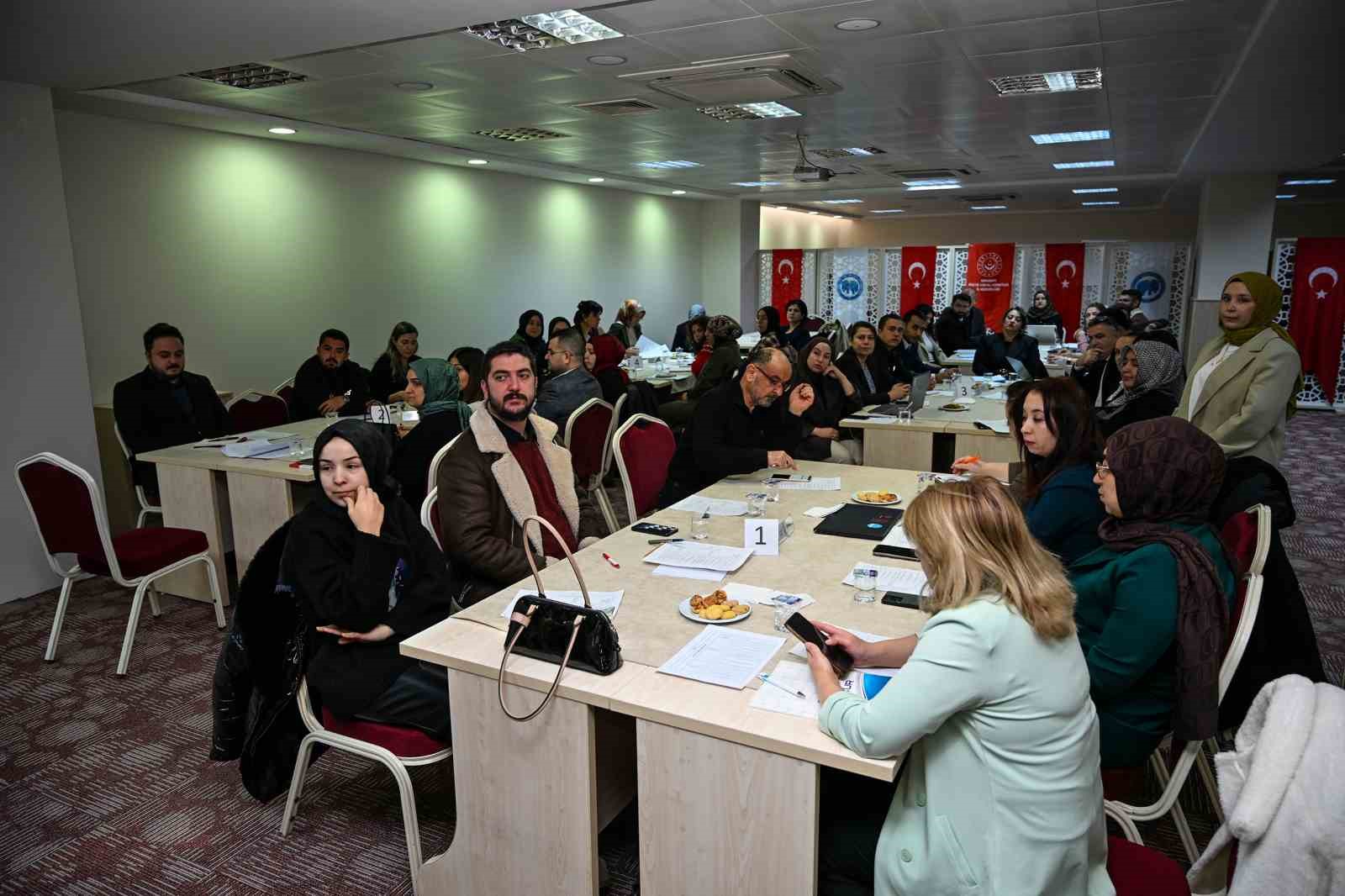 KMÜ’de kadına yönelik şiddetle mücadele çalıştayı düzenlendi
