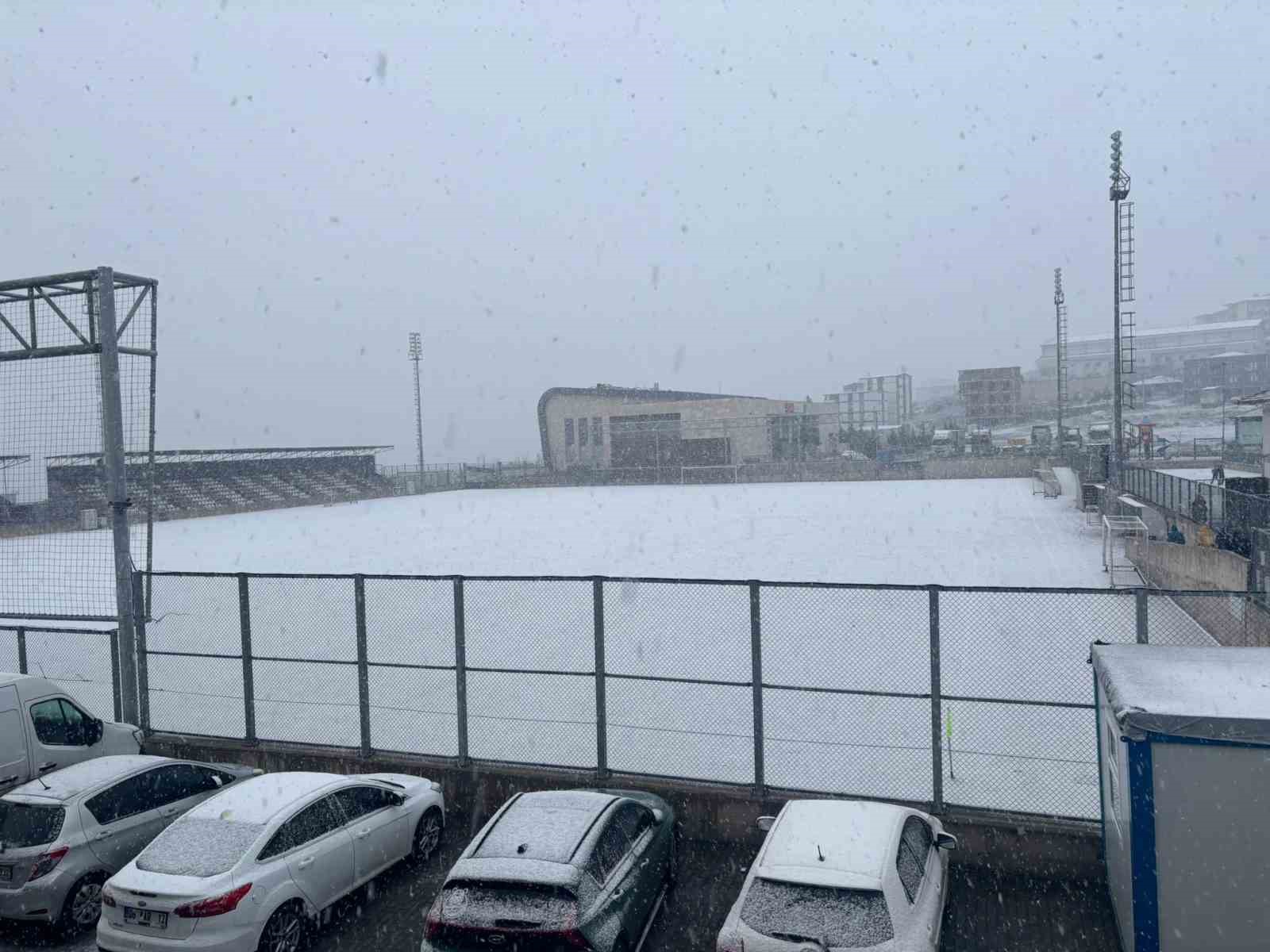 Kocaeli 2. Amatör Lig’de kar engeli
