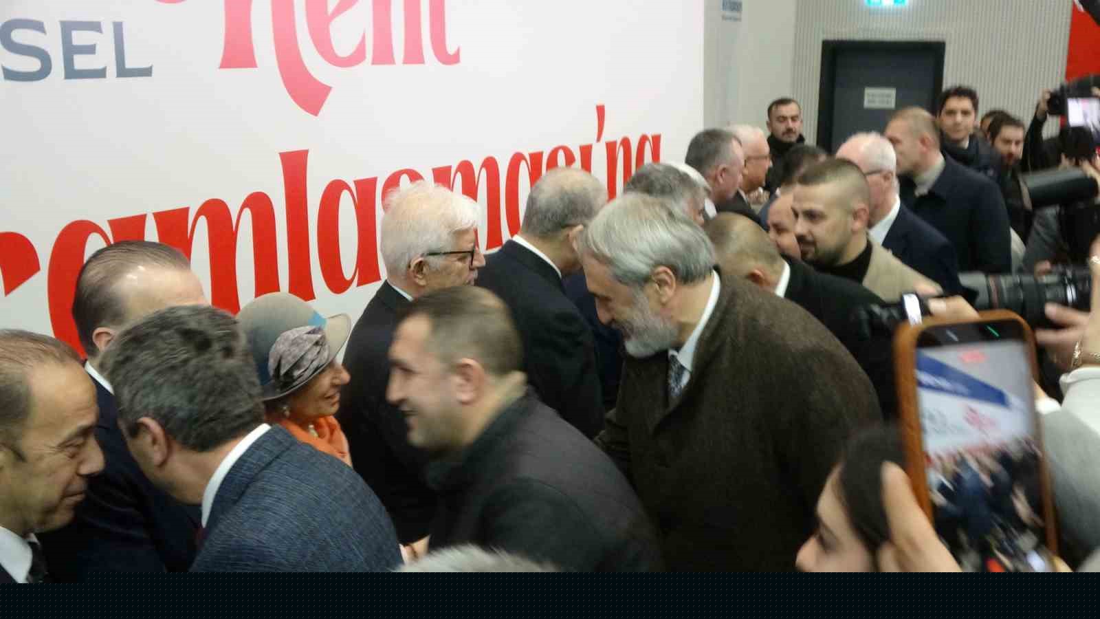 Kocaeli 42’inci kez bayramlaştı: Renkli ve uluslararası buluşma
