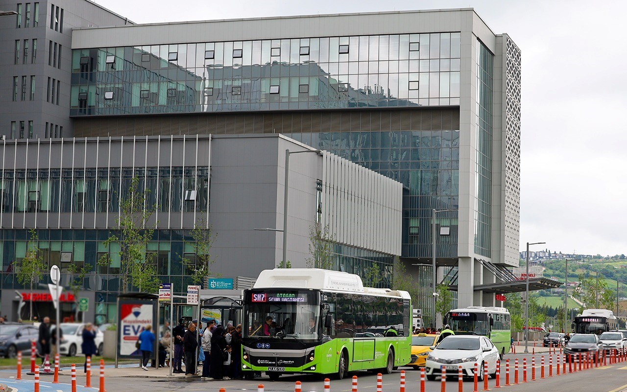 Kocaeli Şehir Hastanesi’ne 14 yeni otobüs hattı
Kocaeli Şehir Hastanesi’ne 14 yeni otobüs hattı