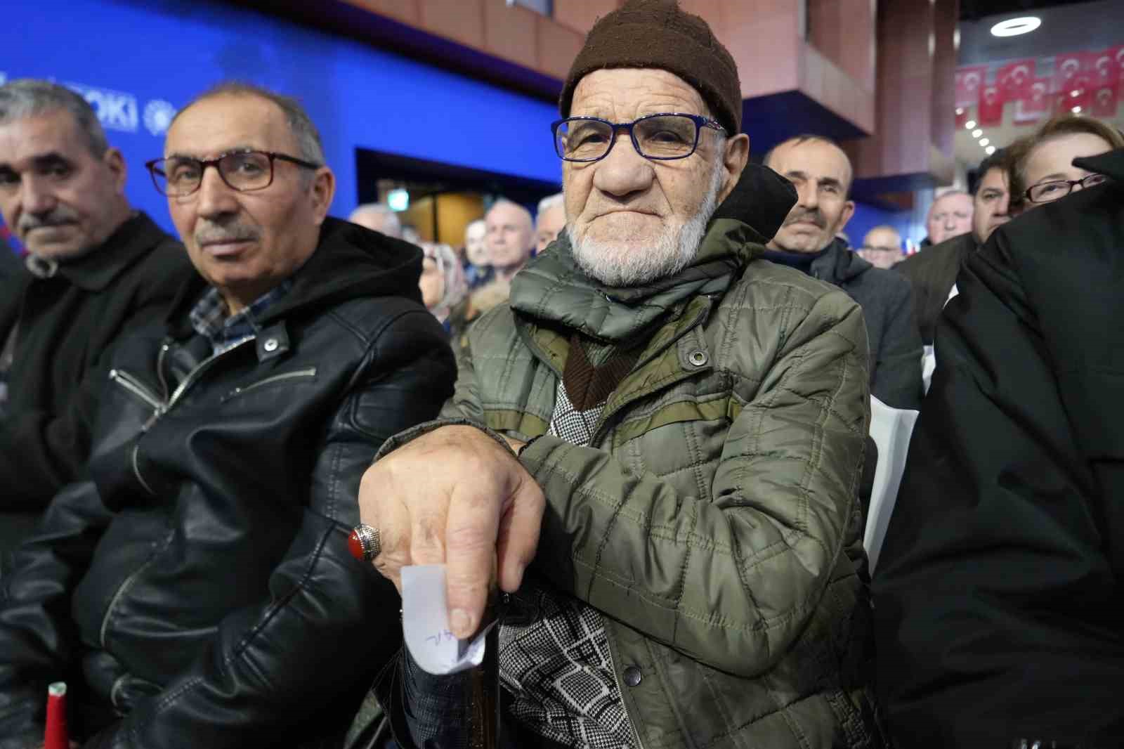 Kocaeli’de 10 bin 340 sosyal konutun kura çekimi Bakan Kurum’un katılımıyla yapıldı
Kocaeli’de 10 bin 340 sosyal konutun kura çekimi Bakan Kurum’un katılımıyla yapıldı