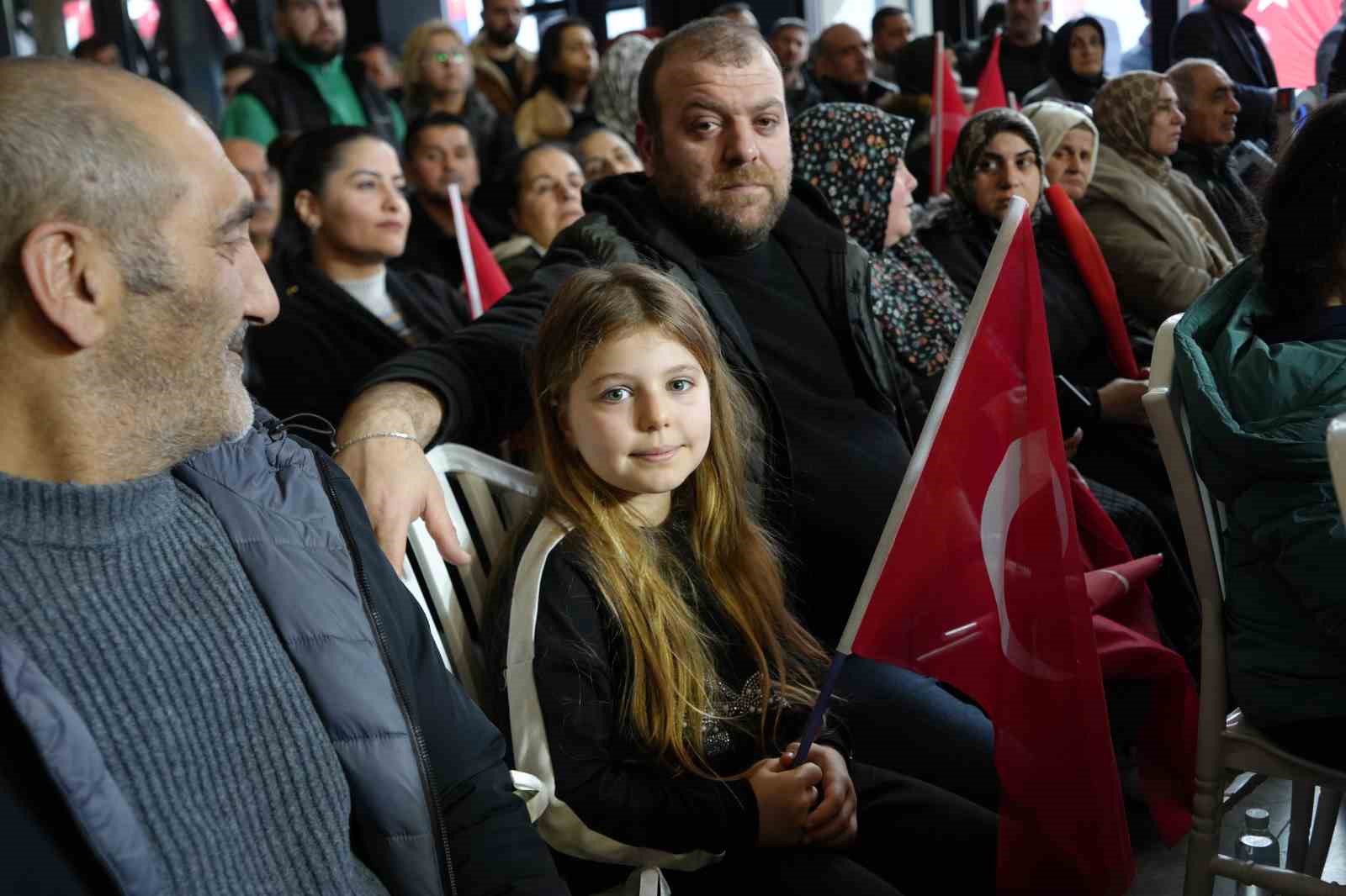 Kocaeli’de 10 bin 340 sosyal konutun kura çekimi Bakan Kurum’un katılımıyla yapıldı
Kocaeli’de 10 bin 340 sosyal konutun kura çekimi Bakan Kurum’un katılımıyla yapıldı