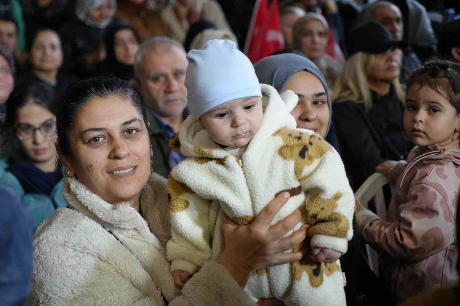 Kocaeli’de 10 bin 340 sosyal konutun kura çekimi Bakan Kurum’un katılımıyla yapıldı
Kocaeli’de 10 bin 340 sosyal konutun kura çekimi Bakan Kurum’un katılımıyla yapıldı