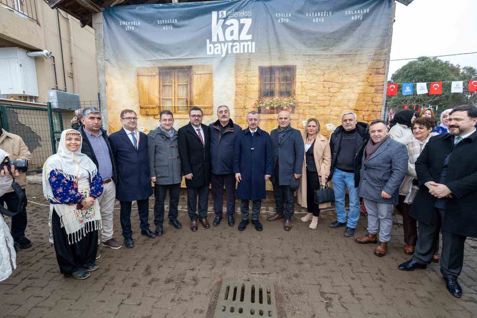 Kocaeli’de 200 yıllık ’imece’ geleneği: 5. Kaz Bayramı kutlandı
Kocaeli’de 200 yıllık ’imece’ geleneği: 5. Kaz Bayramı kutlandı
