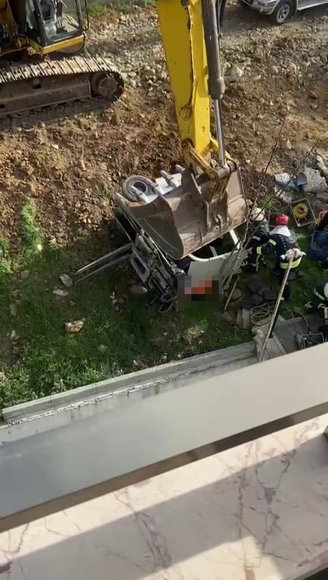 Kocaeli’de forkliftin altında kalan işçi son yolculuğuna uğurlandı
