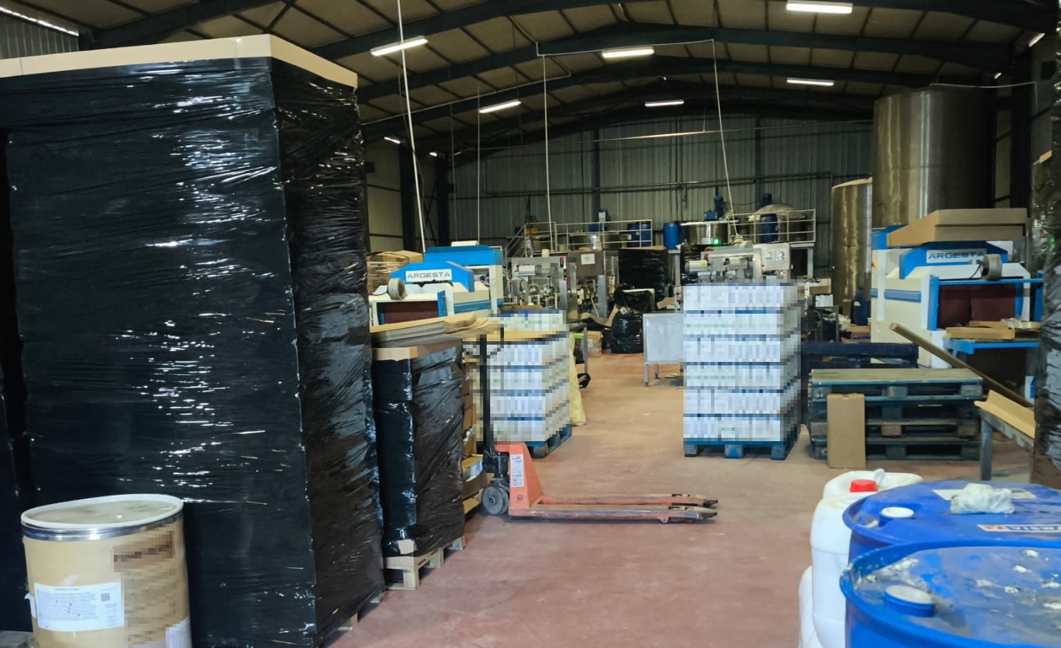 Kocaeli’de jandarma ve zabıtadan kaçak imalathaneye ortak operasyon
