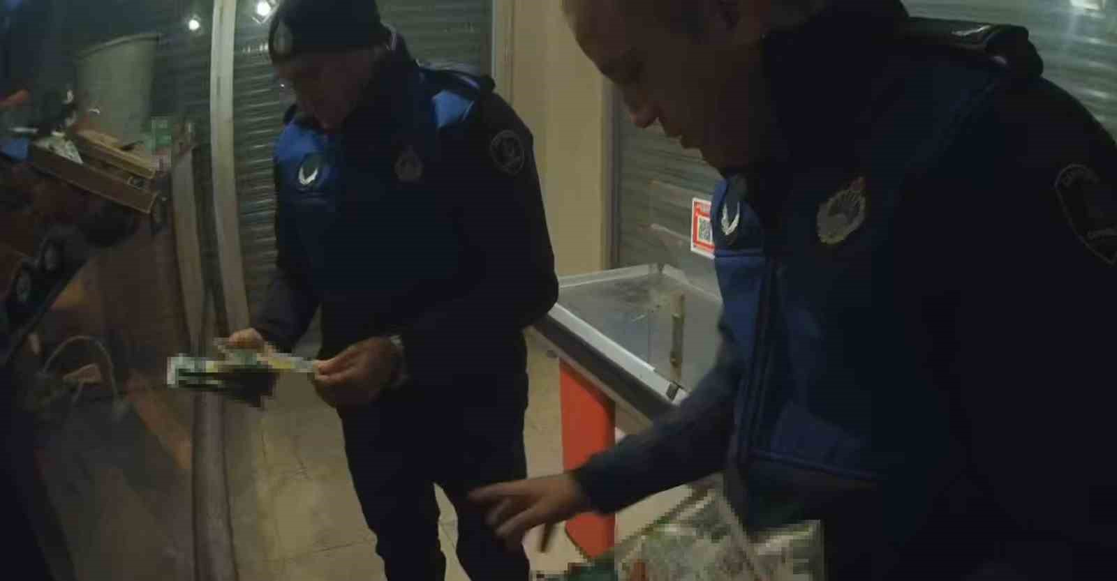 Kocaeli’de merdiven altı tavuk parçalama tesisine suçüstü
