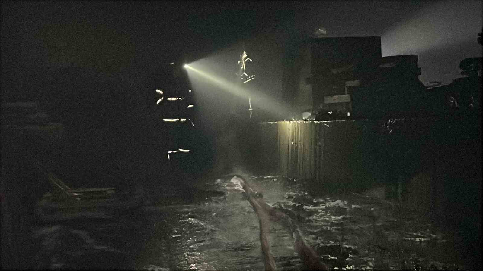 Kocaeli’de metal işleme atölyesinde yangın
