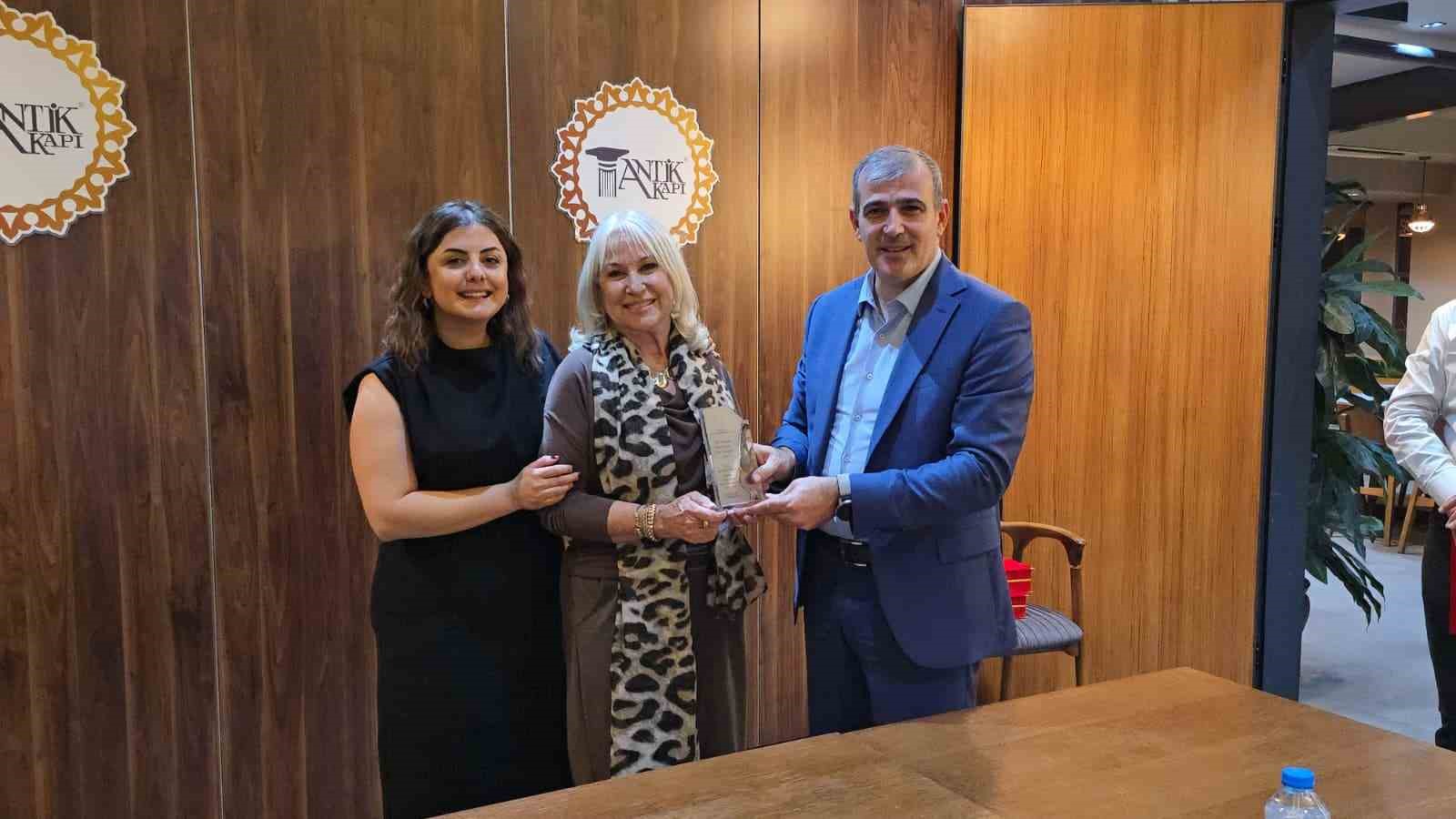 Kocaeli’de öğrenciler Barış Manço şarkılarıyla yarıştı
