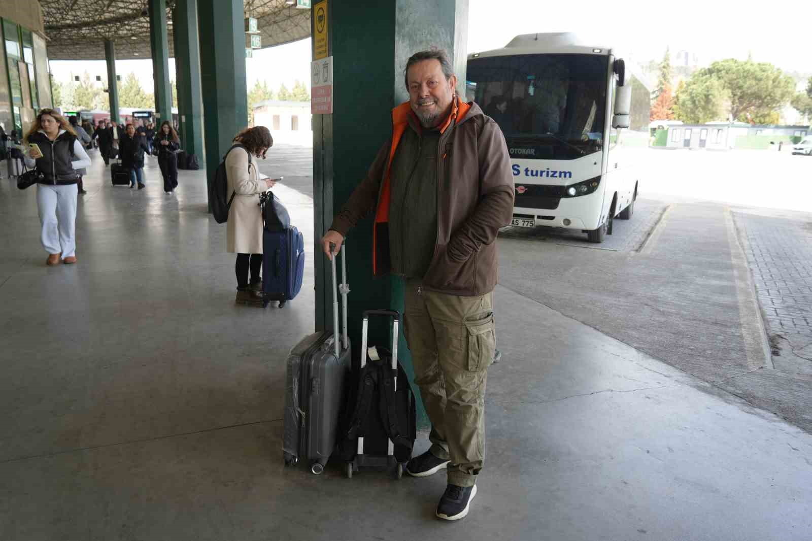 Kocaeli’de otogarda bayram yoğunluğu: Mardin’e biletler tükenme aşamasına geldi
