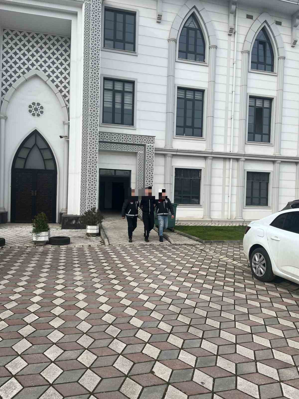 Kocaeli’de otoparkta çıkan kavgada arkadaşını öldüren zanlı tutuklandı
