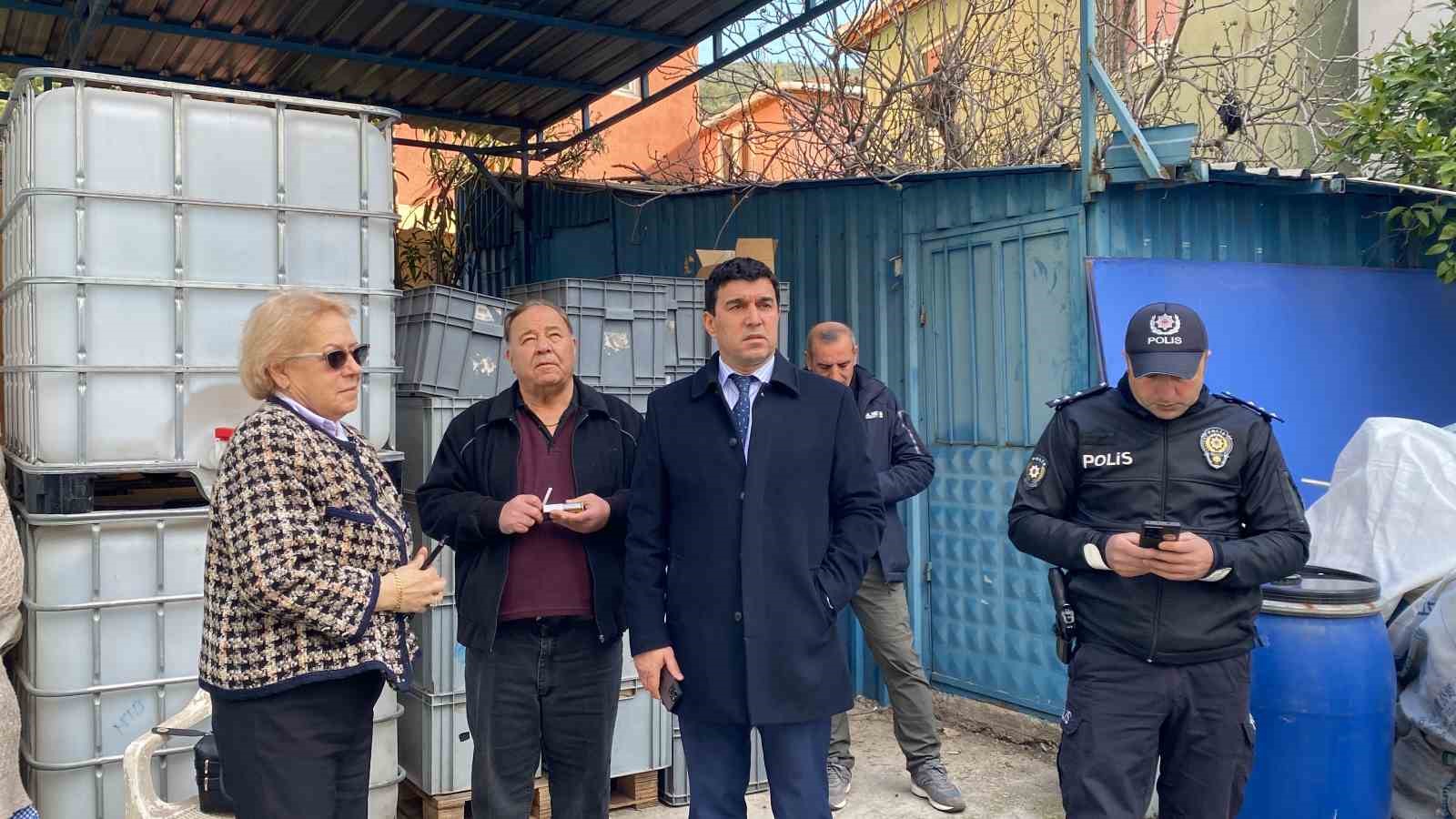 Kocaeli’de plastik ve promosyon fabrikası alevlere teslim oldu
