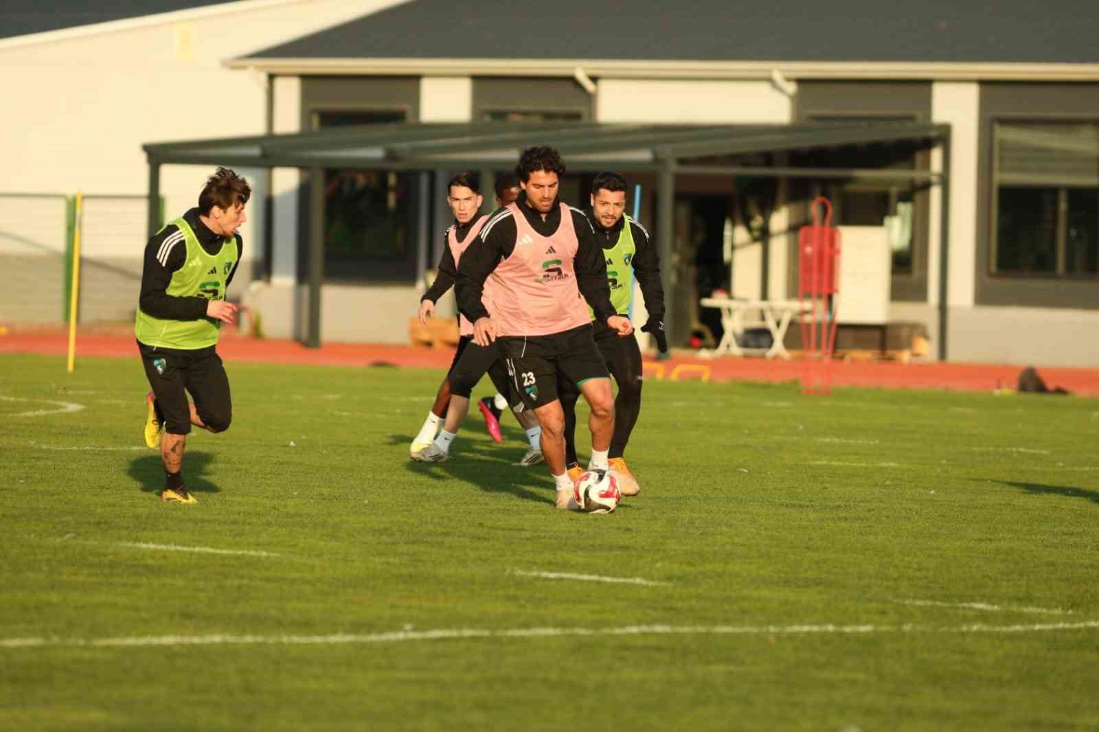 Kocaelispor, Beşiktaş maçının hazırlıklarına başladı
