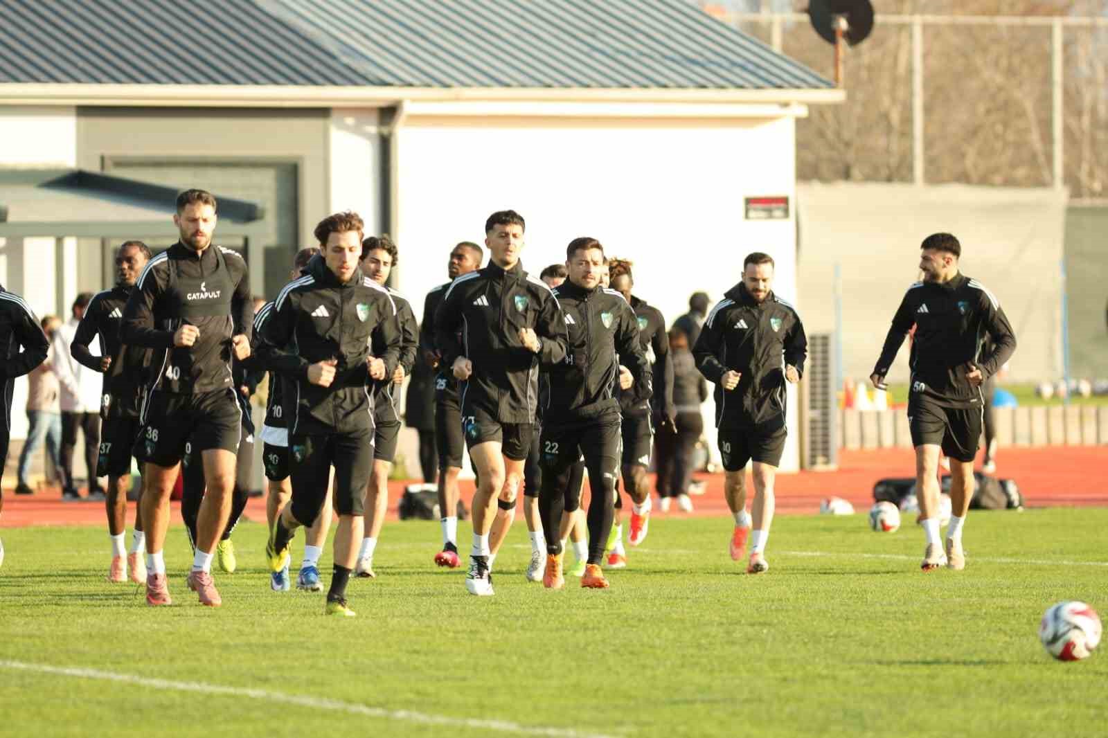 Kocaelispor, Beşiktaş maçının hazırlıklarına başladı
