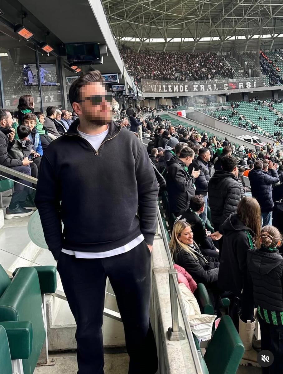 Kocaelispor tribünündeki kaçak Beşiktaşlı için suç duyurusu
Kocaelispor tribünündeki kaçak Beşiktaşlı için suç duyurusu