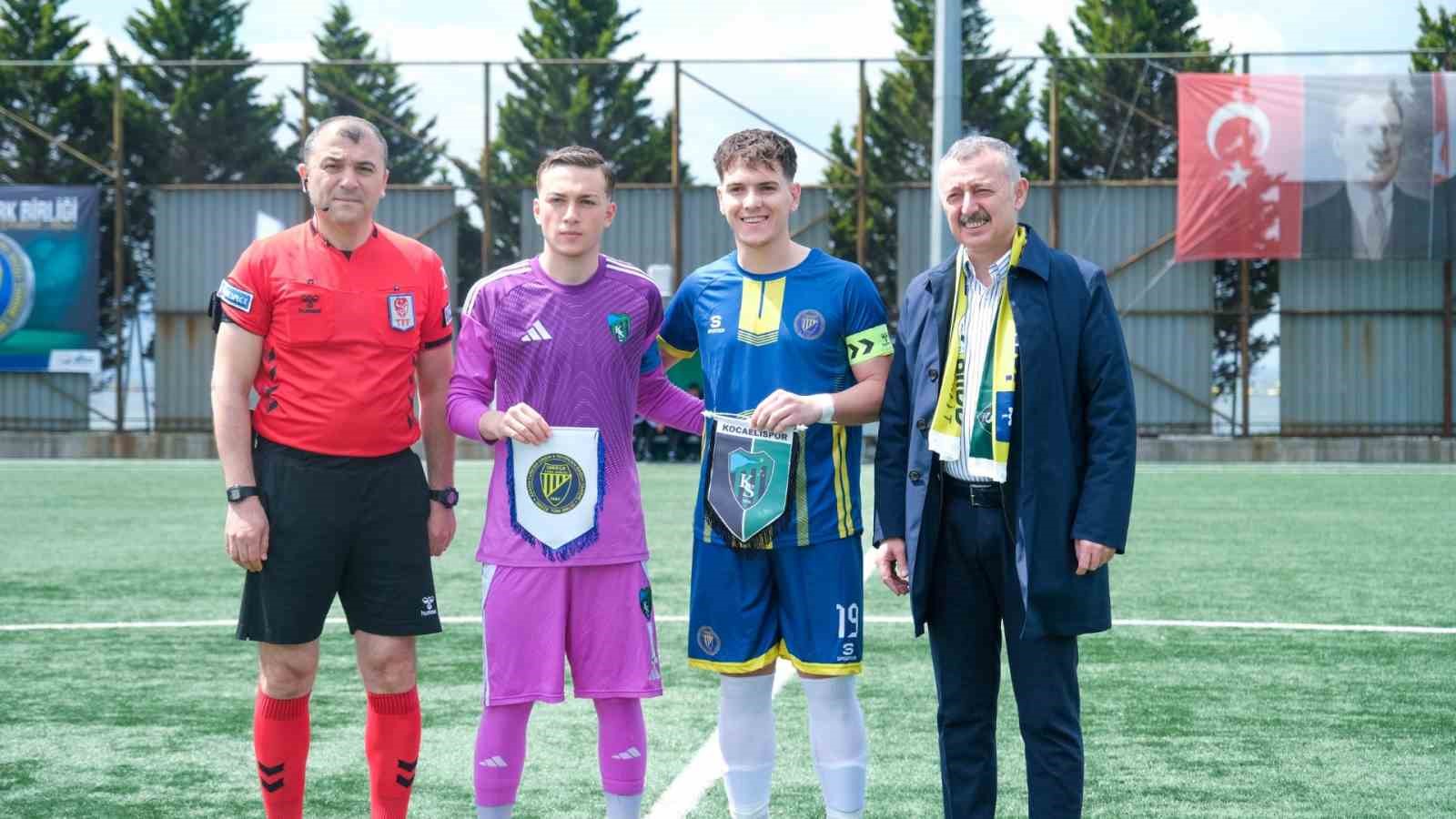 Kocaelispor U19 ile İskeçe Türk Birliği dostluk maçında karşılaştı

