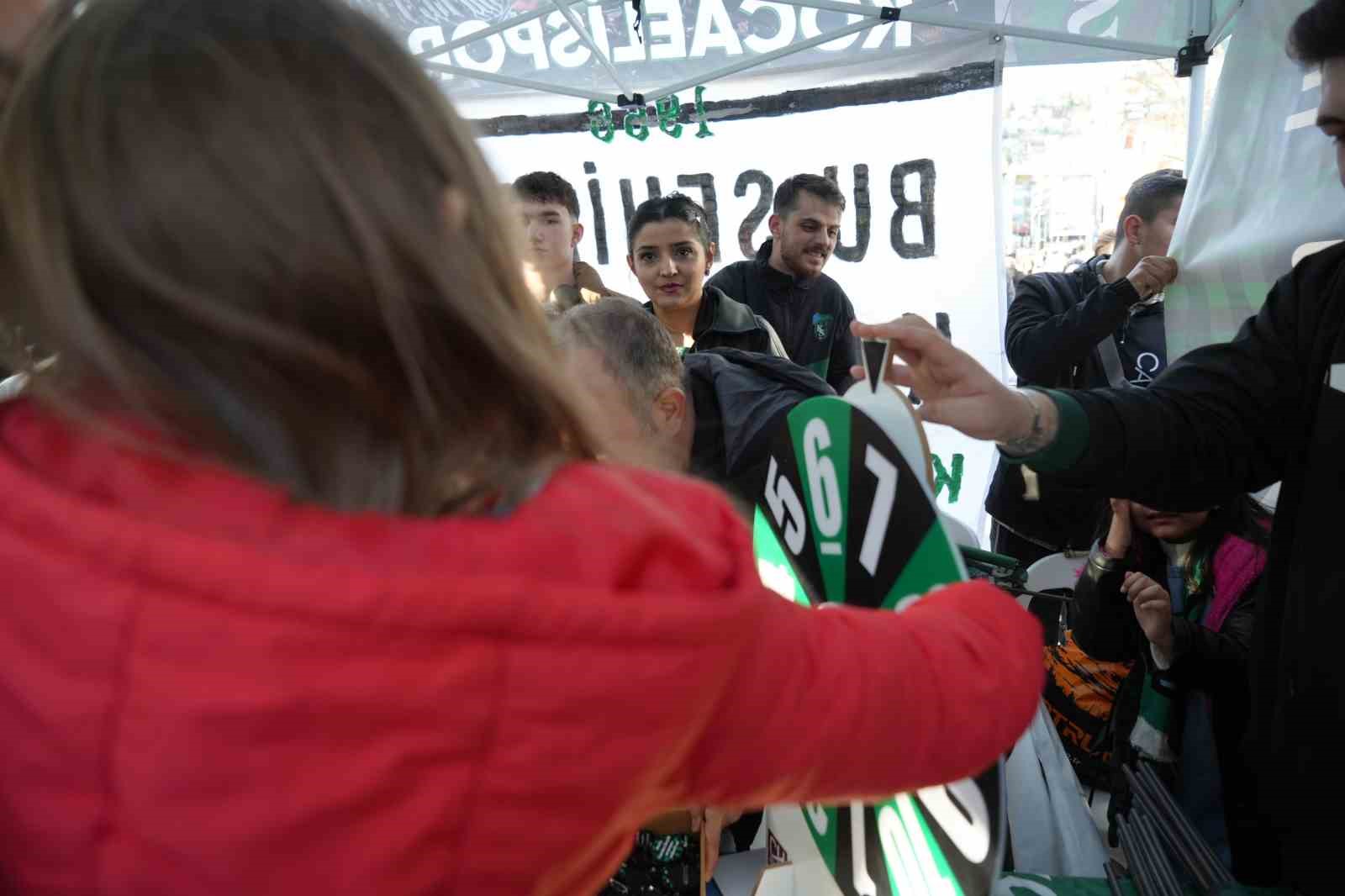 Kocaelispor’dan Kadınlar Günü’nde hediye çarkı etkinliği
