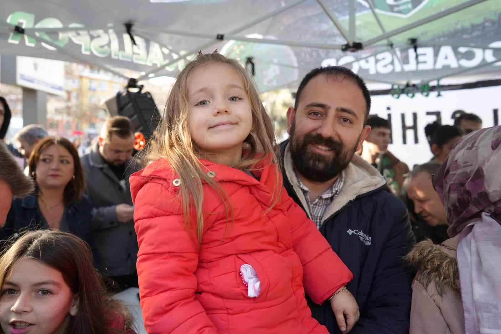 Kocaelispor’dan Kadınlar Günü’nde hediye çarkı etkinliği
