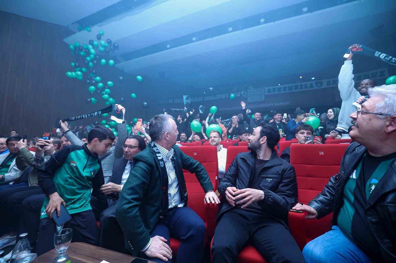 Kocaelispor’un 60. yılında "Efsane Forma" tiyatro oyunu sahnelendi
