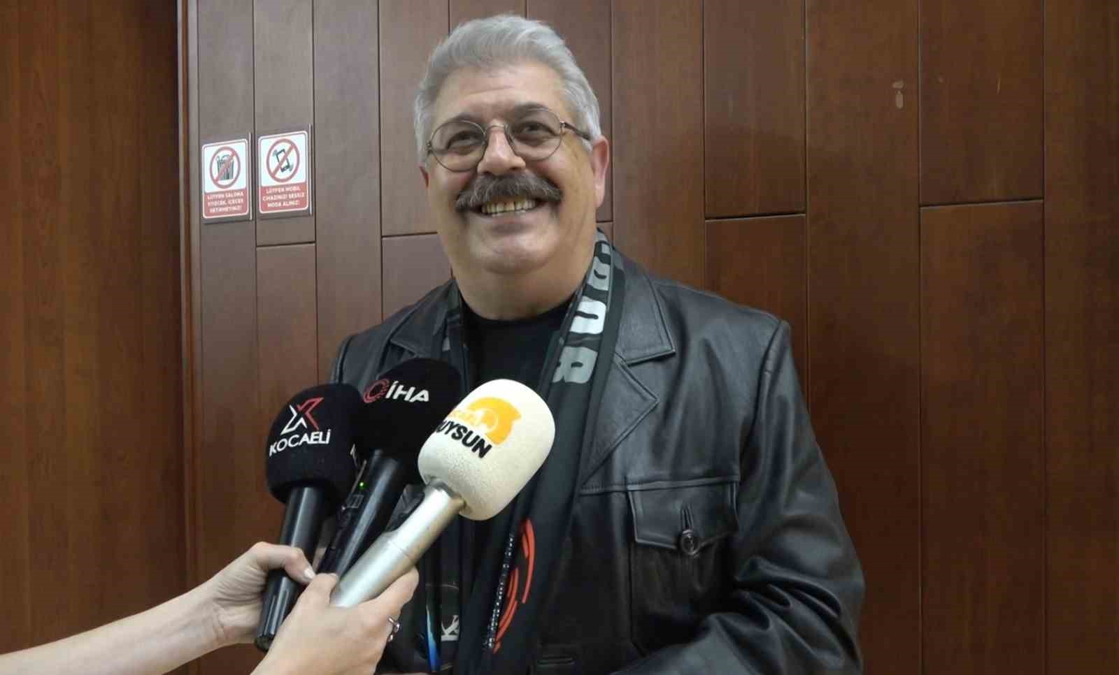 Kocaelispor’un 60. yılında "Efsane Forma" tiyatro oyunu sahnelendi
