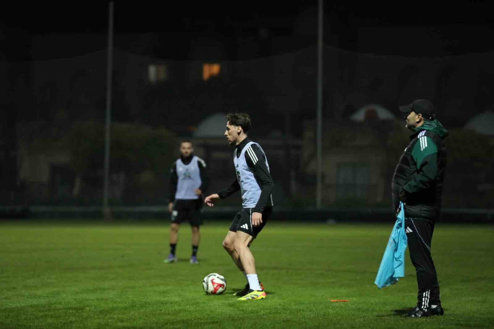 Kocaelispor’un Antalya kampı başladı
