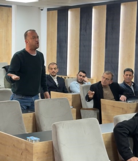 Koçarlı Belediye Meclisi’nde gergin anlar
